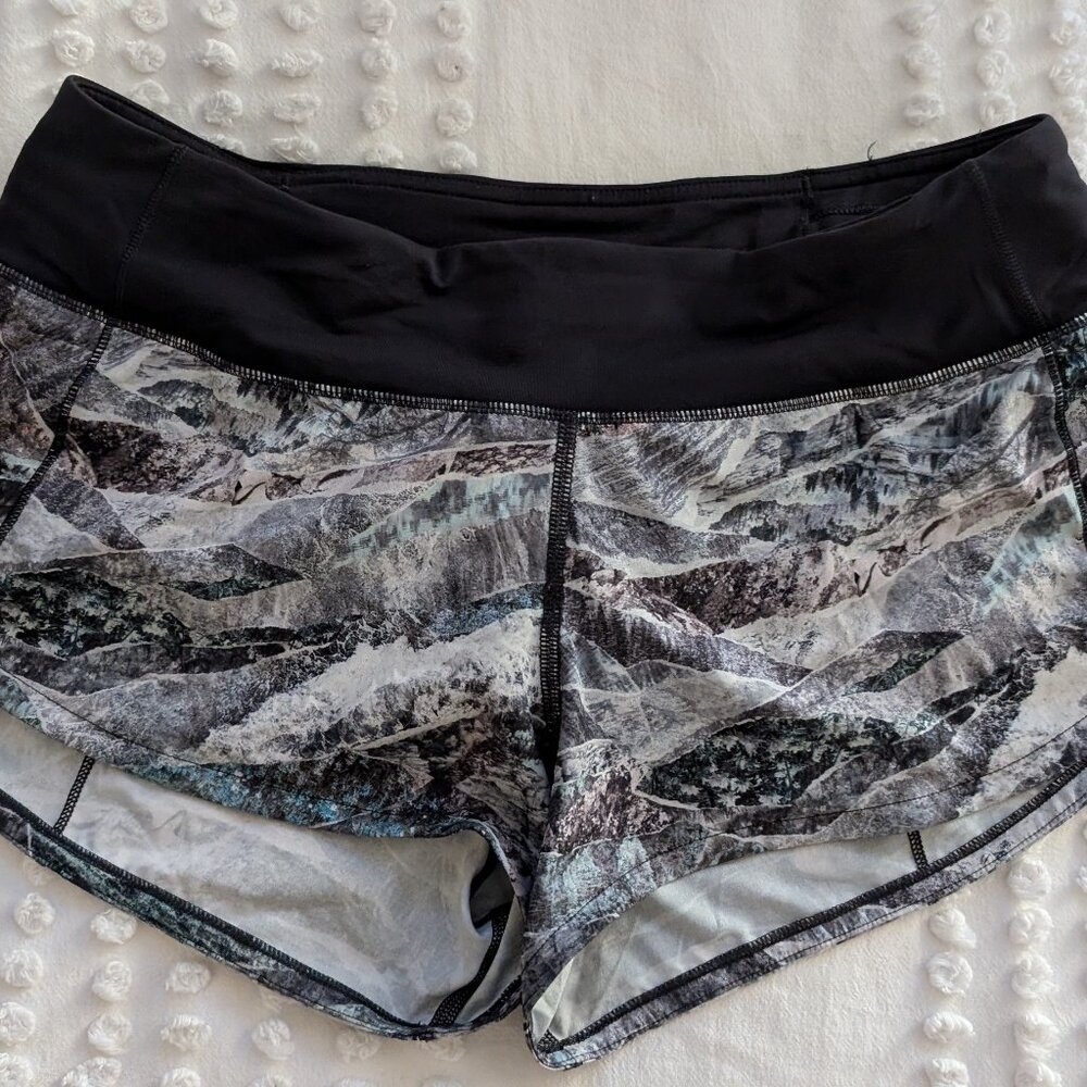 Lululemon Speed Up Running Shorts with Zipper Pocket 2.5"